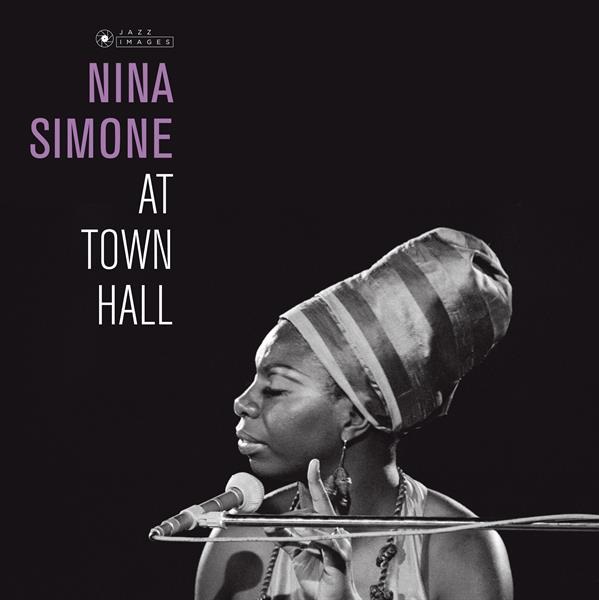 E-shop At Town Hall (Deluxe Edition)